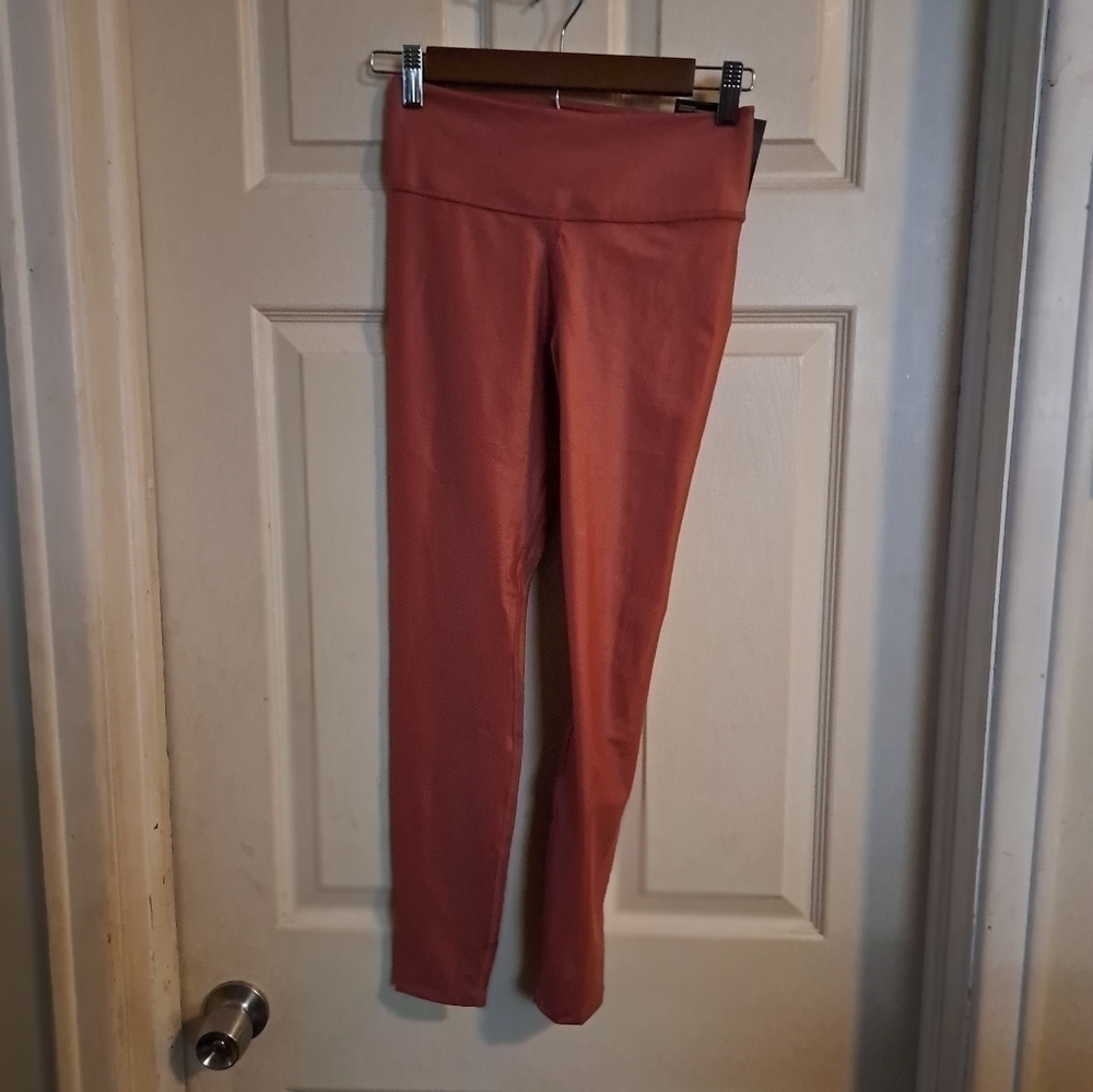 Nike NWT Athletic Leggings size small